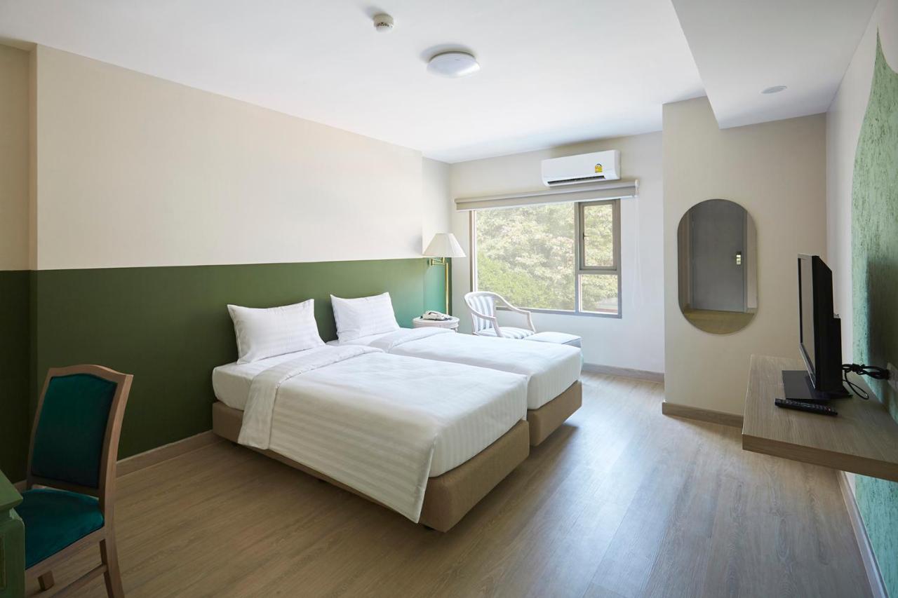 56 Surawong Hotel Bangkok Dış mekan fotoğraf